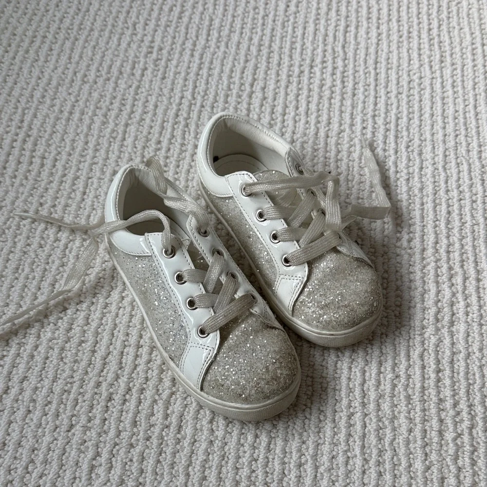 Sparkly White toddler girls Sneakers size 11
